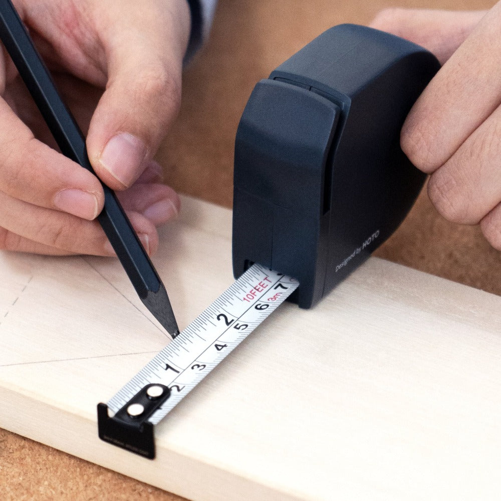 Self-Lock Measure Tape